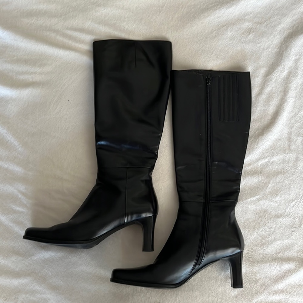 Size 9.5 Sadini leather boots with heel. Good condition